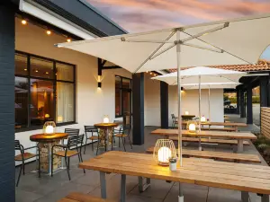 Holiday Inn High Wycombe M40, Jct. 4