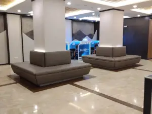 Highland Breeze Hotel