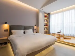 Sunny Luxury Wenquan Homestay