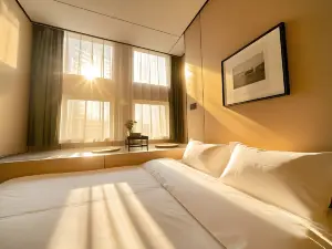 Yumian³ Hotel (Shanghai Jing'an Temple West Nanjing Road Subway Station)