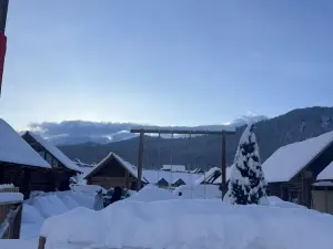 Silent Horizon Mountain Lodge