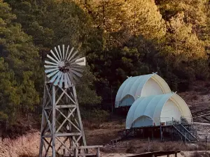Thirteen Degree Wind Four Seasons Tent Camp