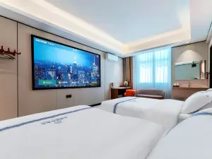 Baolong Business Hotel (Oriental High-speed Railway Station)