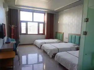 Fuyong Business Hotel