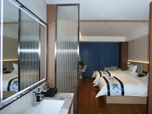 Yujing Hotel (Mizhi Binhe Park)