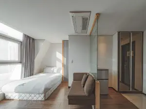 Brown Suites Hotel sinchon central