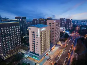 Wuxiji Boutique Hotel (Wuhan Future Science & Technology City Huawei Institute Branch)