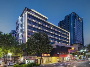 Xinlong Intelligent Hotel (Longyan Wanbao Plaza East Station)