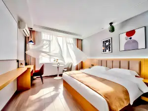 石林萊曼智慧飯店（石林客運站東門坊店）