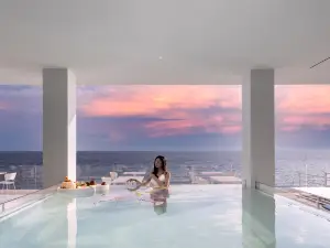 On The Sea Hotel