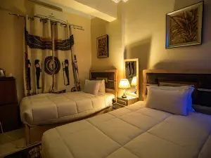 Bella Casa Pyramids Inn