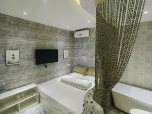 Rongbuluo Hotel