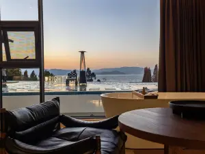 RIGHT BANK RESORT HOTEL