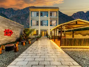 Jinglanshan Homestay (Huashan Scenic Area Visitor Center)