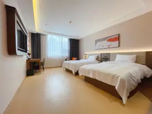 Yayue Hotel (Badong Yesanguan Fazhan Avenue)