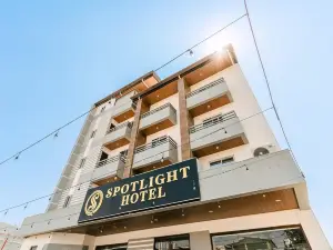 Spotlight Hotel near Hundred Islands Wharf