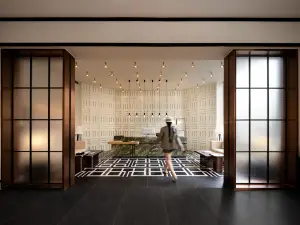 SFEEL Designer Hotel (Dukezong Ancient City Branch)