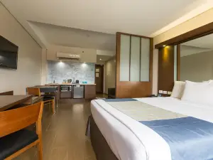Microtel by Wyndham Acropolis