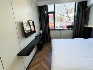 Longquan Hotel