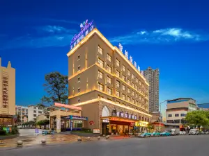 Yibai·Yuemei Hotel (Gufu Street, Anshun Ancient City)