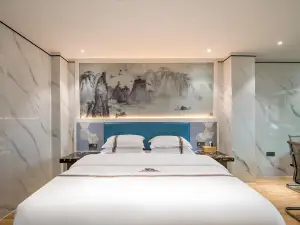 Baiyun Business Hotel (Jianye Railway Station)