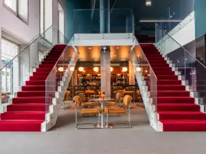 Cenica Porto Hotel, Curio Collection by Hilton