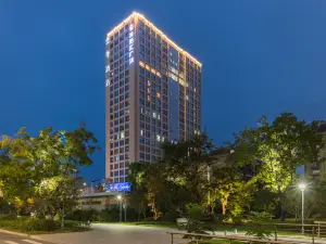 Quanji Hotel (Quzhou Jinbaihui Square Branch)