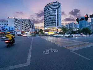 Homeinn Hotel (Wuhan Hanzheng Street CapitaMall Store)