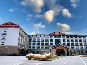 QoMoLangZong Hotel  Kayrung