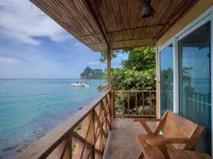 Phi Phi Cozy Seafront Resort