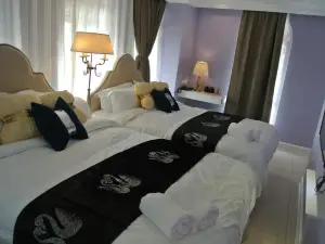 1 Day Car Hotel Station 18
