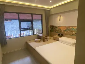 Wushan Chinese Inn (Guangwushan Scenic Area South Gate)