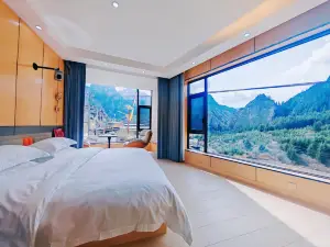 Zagana Wuying Mountain Residence · Shixia East Window Homestay