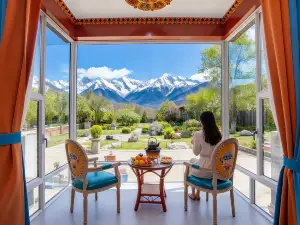 Ma Ti Temple Wolong Villa