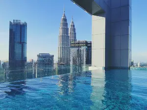 KLCC吉隆坡·ROYCE悦馬都高級公寓ALMA【頂層無邊泳池⭐近雙子塔】