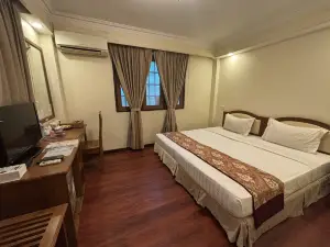 Royal Golden View Hotel