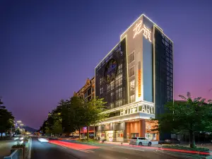 Foshan Shunde Shunfengshan Park Longzhu Hotel