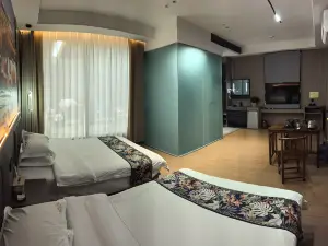 Kaiyue Manor Hotel in Ruoqiang County
