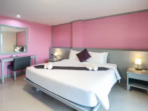 Convenient Grand Plus Hotel Suvarnabhumi