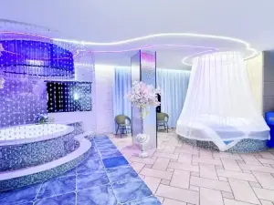 Lixin colorful art Hotel