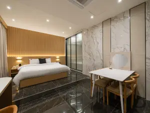 Brown Dot Hotel