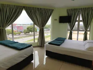 M & N Hotel