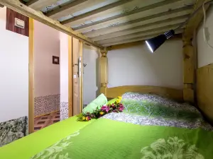 Hostel Silk Roud