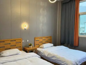 邻湖客栈