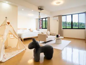 Yaochi Ju Cream Style Art Design Scenic Boutique Stay (Yixing Yao Hu Town)