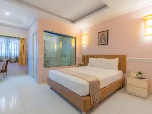 Fortune 1127 - Central Hotel