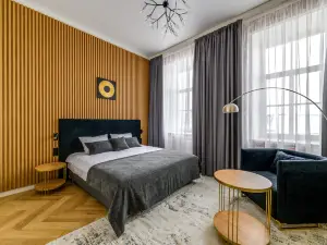 Markov Hotel