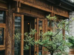 Weishan Fengchuan Tower Wenquan Chinese Inn (Weibaoshan Scenic Area)