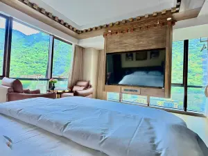 馬爾康羅布林卡飯店