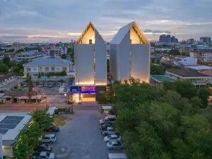 Blue Hippo Hotel